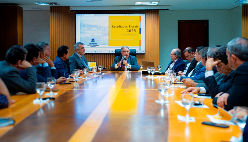 GOVERNADOR LAUREZ MOREIRA APRESENTA RESULTADOS FISCAIS À ASSEMBLEIA LEGISLATIVA E DETALHA MEDIDAS QUE PREVEEM REDUÇÃO DO DÉFICIT PARA R$ 150 MILHÕES
