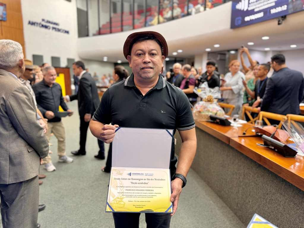 SESSÃO SOLENE: AMÉLIO HOMENAGEIA IDEALIZADOR DO “XICOTV” E DESTACA ORGULHO DE SER NORDESTINO