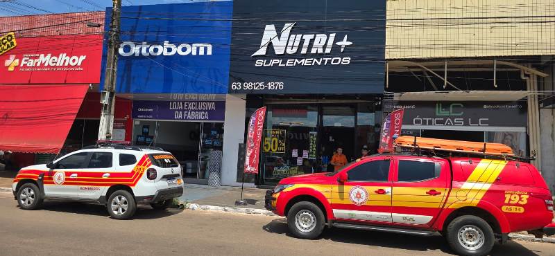 LOJA EM TAQUARALTO TEM FACHADA EM CHAMAS E ACIONA BOMBEIROS ÀS PRESSAS
