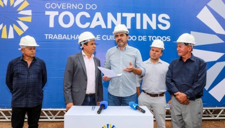 WANDERLEI BARBOSA RETOMA MAIS DE 100 OBRAS, ANUNCIA BENEFÍCIOS PARA OS SERVIDORES E ENTREGA 7 MIL CARTÕES ALIMENTO