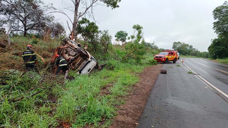 ACIDENTE DE TRÂNSITO NA BR-153 RESULTA EM MORTE DE VÍTIMA E INTERVENÇÃO DO 2º BBM