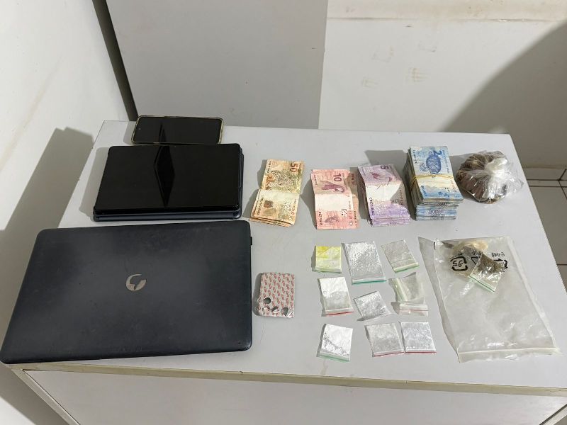 OPERAÇÃO PÓ NA RÉGUA: EM PALMEIRANTE, POLÍCIA CIVIL APREENDE DROGAS, ARMA DE FOGO E CAPTURA DUAS PESSOAS POR TRÁFICO DE DROGAS