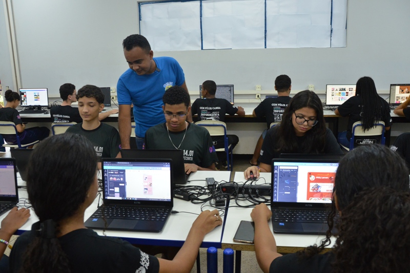 INVESTIMENTOS DO GOVERNO DO TOCANTINS EM TECNOLOGIA ELEVAM CONECTIVIDADE DAS ESCOLAS ESTADUAIS PARA 89,1%, ACIMA DA MÉDIA REGIONAL E NACIONAL