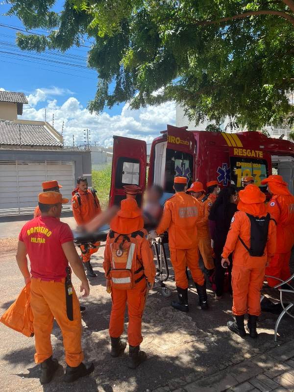 BOMBEIROS ENCONTRAM IDOSO DESAPARECIDO COM VIDA EM ÁREA DE MATA EM PALMAS