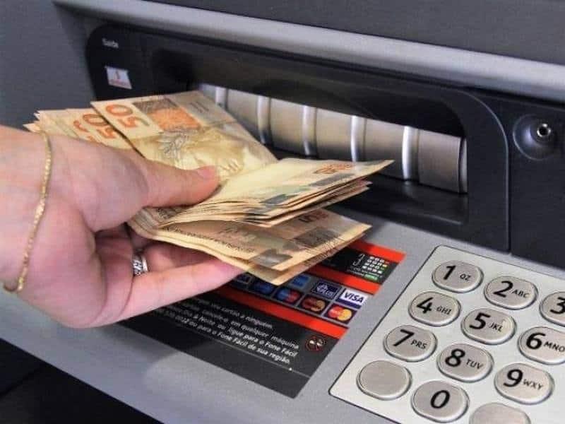 PAGAMENTOS A SERVIDORES ESTADUAIS MOVIMENTAM MAIS DE R$ 310 MILHÕES NA ECONOMIA DO TOCANTINS