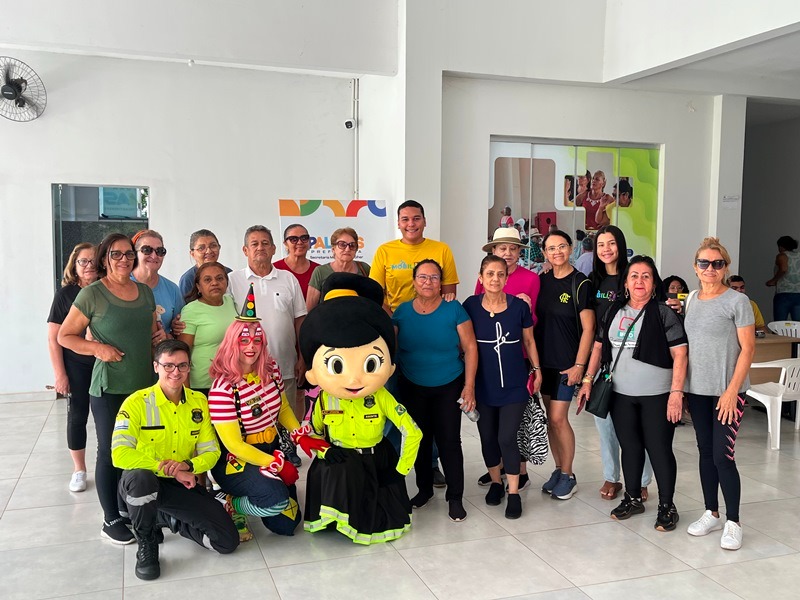 EM PALMAS, AÇÃO EDUCATIVA DO MAIO AMARELO REFORÇA SEGURANÇA NO TRÂNSITO PARA IDOSOS