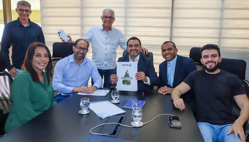 GOVERNADOR WANDERLEI BARBOSA ENTREGA TÍTULO DE DOMÍNIO DE 27 HECTARES DO POVOADO SUCUPIRA E ASSEGURA ÁREA DA TRADICIONAL ROMARIA DE DIANÓPOLIS